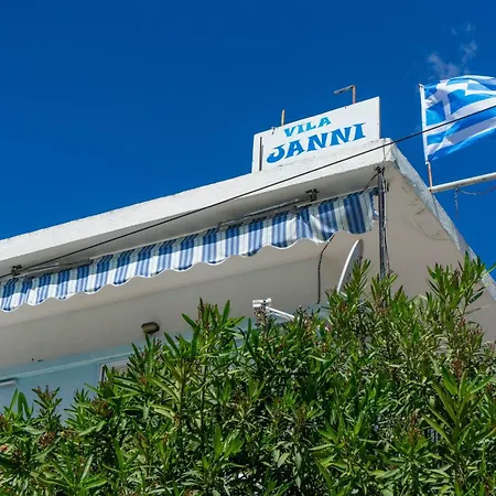 Janni מלון דירות 3*